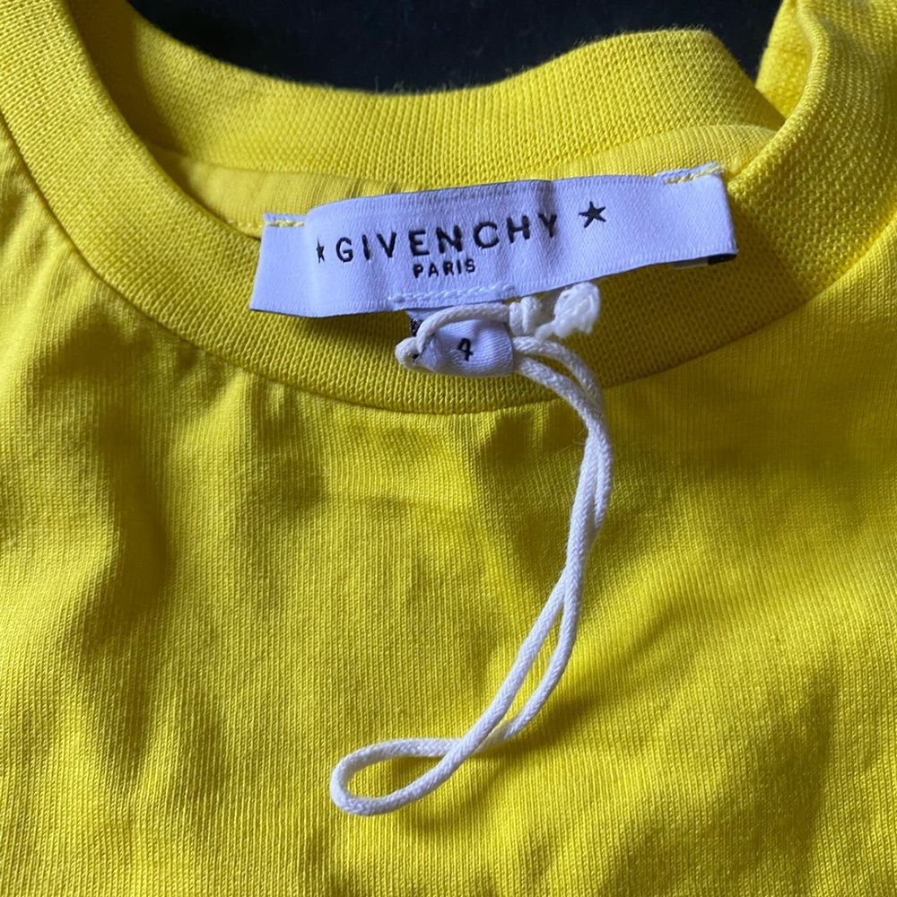 Givenchy T-Shirt - Picture 2 of 2